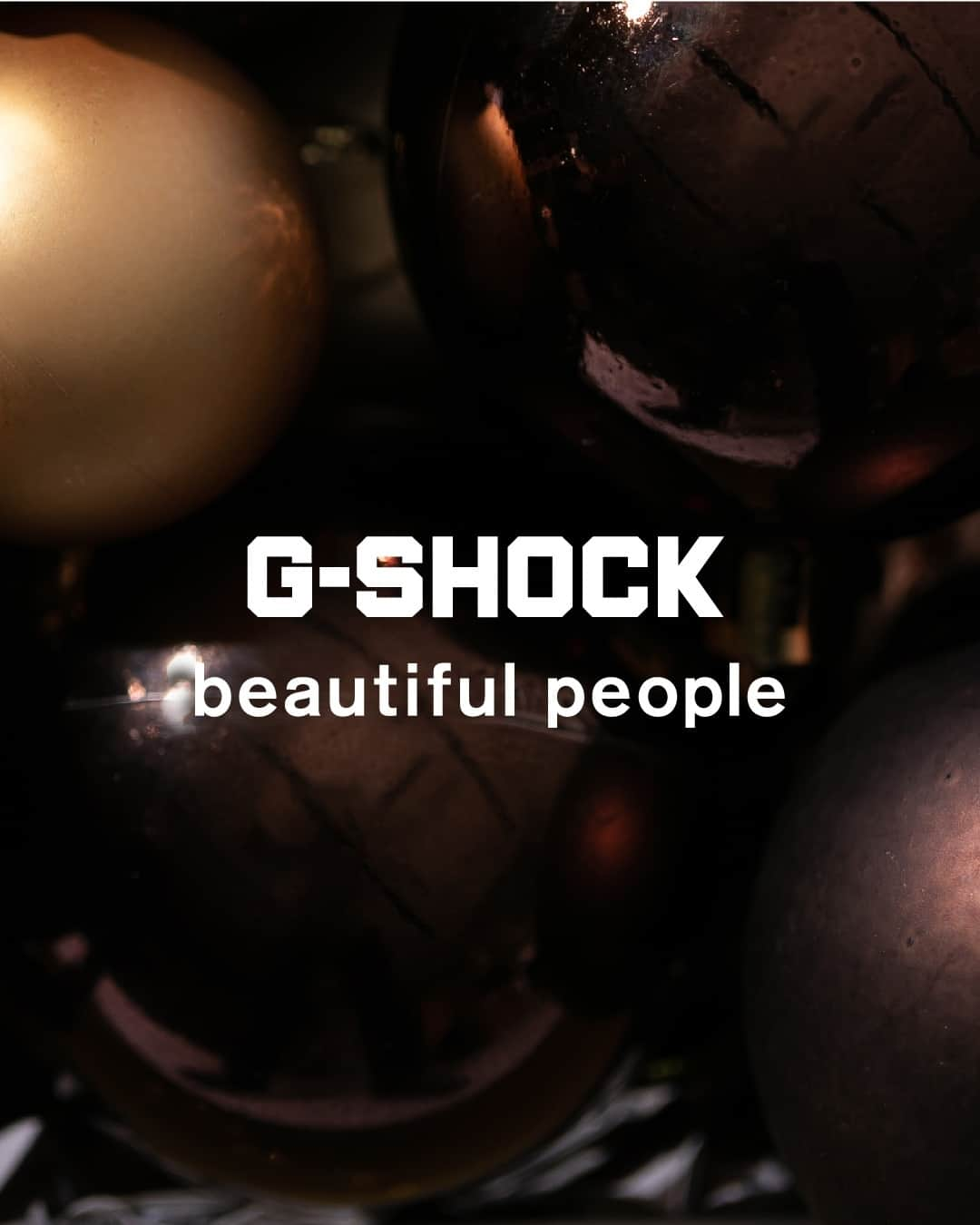 ビューティフルピープルのインスタグラム：「#onecolorfitseveryone⁠ beautiful people x G-SHOCK⁠ ⁠ CASIOを代表するブランドG-SHOCKとのコラボレーションウオッチを発売します。⁠ ⁠ 12/6 より新宿伊勢丹店で数量限定先行発売⁠ 12/9より直営全店で発売⁠。⁠ ⁠ "one color fits everyone"をテーマに、性別や年齢を問わずにすべての人に肌馴染みのよいカラーで作成しました。⁠ ⁠ 第１弾から3年ぶりとなる今回のコラボレーションは、人体をテーマに発表した2019AWコレクション“skin”から着想。細かなパーツが積み重なった立体的な複雑構造のパーツごとにそれぞれ異なるブラウンカラーを配色しています。⁠ ⁠ ベースとなるモデルは、G-SHOCKで不動の人気を誇るGA-110を小型化し、さらにメタルのベゼルを纏ったGM-S110を採用。大きすぎず、小さすぎないバランスの取れたGM-S110は、性別を問わないモデルです。ホリデーシーズンのギフトにもおすすめのアイテムです。⁠ ⁠ ※購入点数制限を設ける場合がございます。あらかじめご了承ください。⁠ ⁠ A collaborative watch with G-SHOCK, one of CASIO's leading brands, will be launched on 9 Dec.⁠ ⁠ Under the theme of "one colour fits everyone", the collection has been created in colours that are comfortable on the skin for everyone, for all genders, regardless of gender or age. ⁠ ⁠ This collaboration, the first in three years, was inspired by the 2019 AW collection "Skin", which was presented under the theme of the human body. Each part of the intricate three-dimensional structure comprises a series of small parts, each with a different brown colour. ⁠ The base model is the GM-S110, a smaller version of the ever-popular GA-110 with a metal bezel. Neither too big nor too small, the well-balanced GM-S110 is a model for all genders. It is also a great gift item for the holiday season. ⁠ ⁠ ⁠※Please note that there may be a limit to the number of items that can be purchased. Please understand in advance.⁠ ⁠ ⁠ #beautifulpeople⁠ #ビューティフルピープル⁠ #GSHOCK⁠ #CASIO #カシオ⁠ ⁠#腕時計 ⁠ #holidaygift」