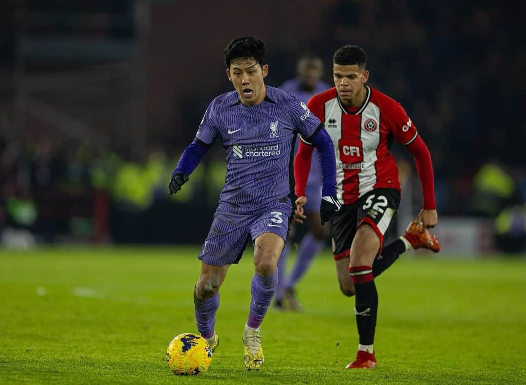 遠藤航のインスタグラム：「.. .Clean sheet ✅3 points ✅ . #liverpool #ynwa #win #away #cleansheet  #premierleague #samurai #football #⚽️  . #プレミアリーグ #遠藤航」