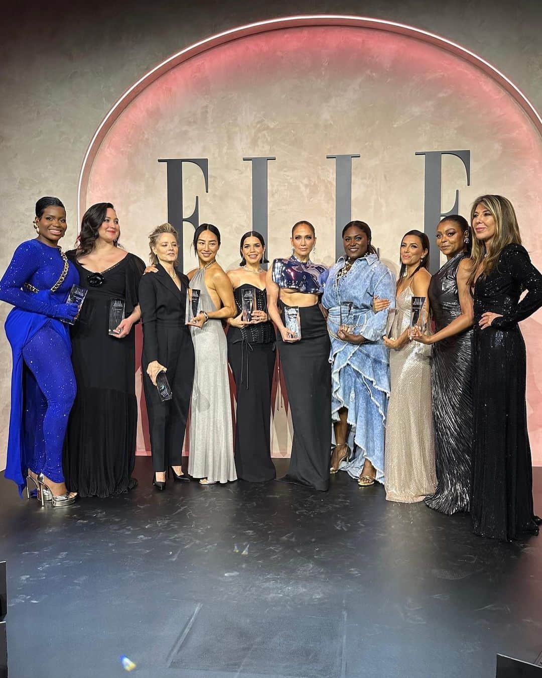 アメリカ・フェレーラさんのインスタグラム写真 - (アメリカ・フェレーラInstagram)「Santa Maria! Hot damn! Holy Shmoly!! I can not find the words to convey the amazingness of last night at Elle Women in Hollywood. Being in a room full of women I love and admire was life-giving! Every single speech was personal, wise and profound. My soul sister Eva Longoria presented me with the most moving speech I have ever had given to me. She made me sob as only she can because she is the person in this industry who knows my experiences so intimately and really truly sees me. Thank you Eva for presenting to me even as you were being honored yourself by the equally amazing @kerrywashington ! Slide 7 is the look on my face all night- just deeply in awe and in gratitude to witness the light of all the women being honored - @lilygladstone @jlo @tarajiphenson @tasiasword @daniebb3 #JodieFoster #GretaLee @evalongoria   Thank you @elleusa & @ninagarcia 💜  And I was so honored to have some of my favorite Women in Hollywood by my side, my team and mentors who fight for me and lift me up every day- @trustalexandra @kawachouttt @haubegger @carriebyalick @ntlmoran @taranitup49 @secretagentm   This past week has been overwhelmingly full of love and recognition for my work as an actress and advocate. I don’t take a single moment of it for granted. Thanks for being on the journey with me. 🥹  And thank you as ever to the glam team that helps me look and feel as powerful on the outside as I do on the inside 😘 @karlawelchstylist  @carolagmakeup  @hairbyaviva  @jamiespradley  @gracewrightsell」12月7日 8時22分 - americaferrera