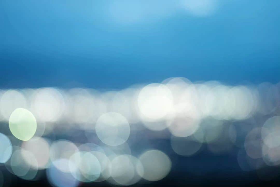 岩倉しおりさんのインスタグラム写真 - (岩倉しおりInstagram)「曇りの日の青い夕暮れがすき。⁡ ⁡」12月7日 0時00分 - iwakurashiori