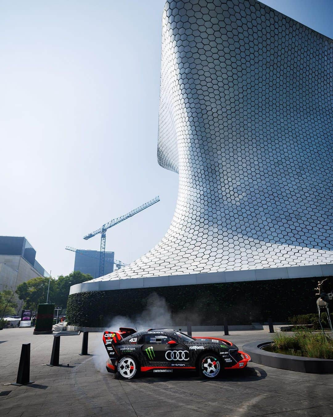 モンスターエナジーさんのインスタグラム写真 - (モンスターエナジーInstagram)「@KBlock43 in the Audi S1 Hoonitron - for one more slide 🤘 'Electrikhana TWO: Mexico City' is officially out NOW.  Ken Block transformed the automotive world with the Gymkhana series of films. And late last year, he filmed what would end up being his last ever video project: Electrikhana TWO.  Link in Bio.  #MonsterEnergy #KB43VER #KenBlock #ElectrikhanaTwo #Motorsport」12月7日 0時09分 - monsterenergy