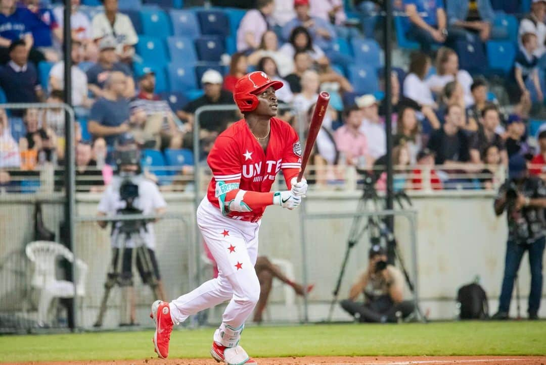 ディディ・グレゴリウスさんのインスタグラム写真 - (ディディ・グレゴリウスInstagram)「Next step hit the weights  #baseballunited great time great experience with a great group of guys」12月7日 0時18分 - sirdidig18