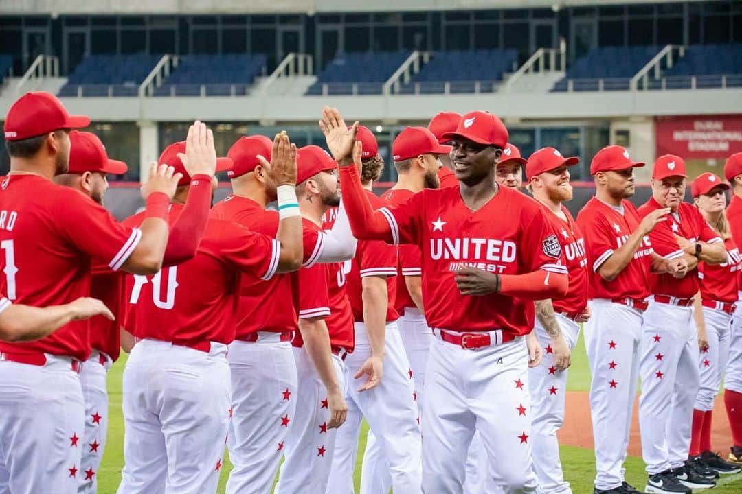 ディディ・グレゴリウスさんのインスタグラム写真 - (ディディ・グレゴリウスInstagram)「Next step hit the weights  #baseballunited great time great experience with a great group of guys」12月7日 0時18分 - sirdidig18