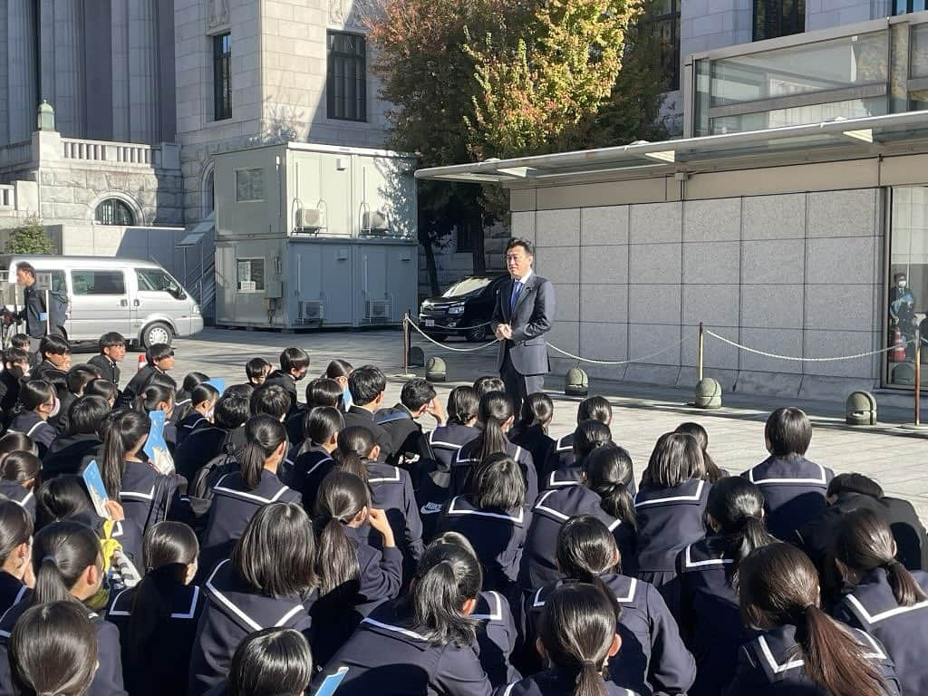 木原稔のインスタグラム：「熊本県立第一高等学校の1年生（約370名）が修学旅行で国会見学に来てくれました！」