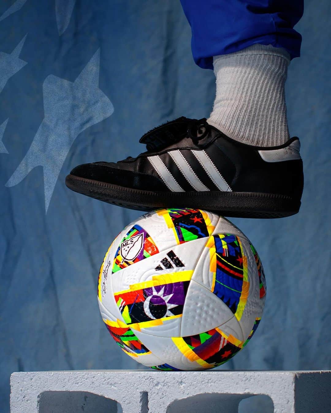 adidas Footballのインスタグラム：「1994 ➡️ 2024​  introducing the official match ball for the 2024 MLS season – inspired by the 1994 World Cup hosted by the USA and their iconic star-studded denim jerseys.」