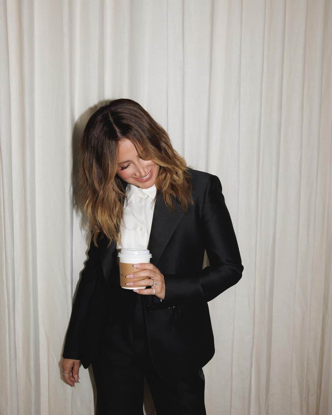 アシュレイ・ティスデイルさんのインスタグラム写真 - (アシュレイ・ティスデイルInstagram)「‘Cause if I was a man, then I’d be the man 🎶 Such a great night celebrating so many amazing women @elleusa Women in Hollywood」12月7日 1時09分 - ashleytisdale