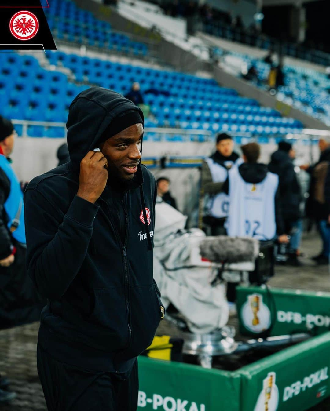 アイントラハト・フランクフルトさんのインスタグラム写真 - (アイントラハト・フランクフルトInstagram)「📍 Ludwigsparkstadion | Saarbrücken • • #SGE #Eintracht #Frankfurt #EintrachtFrankfurt」12月7日 1時20分 - eintrachtfrankfurt