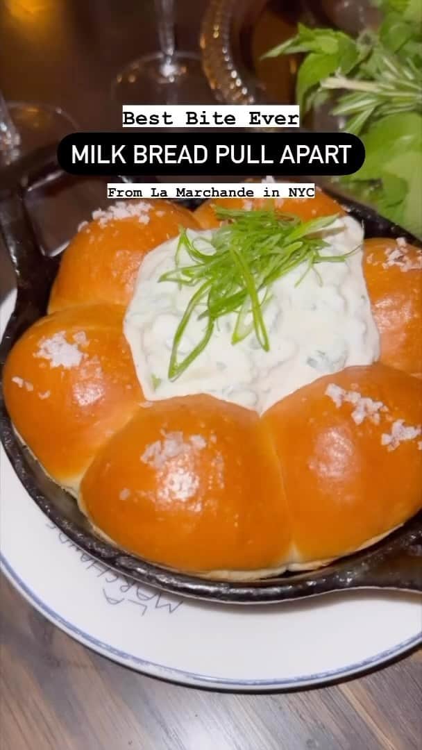 Cosmopolitanのインスタグラム：「You never seen (or tasted!) bread like this before 🤤 #BestBiteEver   📍@lamarchandenyc」