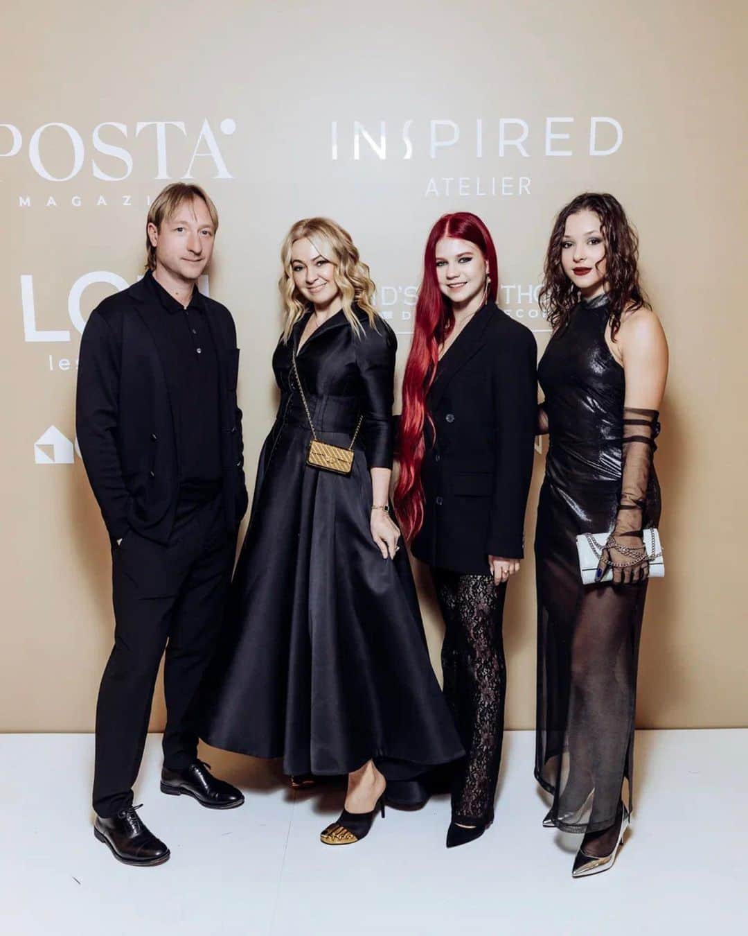 アレクサンドラ・トゥルソワのインスタグラム：「Christmas Gala Dinner 🎄」