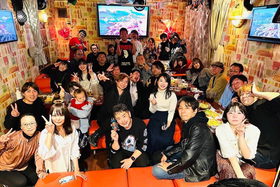 小野さゆりのインスタグラム：「久しぶりの大勢の会✨ 優しい方々がたくさんで、おなじみのメンバーもたくさんいて癒された🥺✨幸 企画のロボさん、ともさんありがとうございました✨  尊敬する大好きなお友達たちを紹介するタイミングで上手に言葉にして紹介できず悔しすぎた😢  だけど「小野は周りの人達恵まれてるね。連れてきた人達いい人達だね」って言ってもらえて嬉しくて、そんな素敵な言葉をくれたお友達も大好き🥺✨ 優しい言葉を上手に使えるようになりたい🥺」