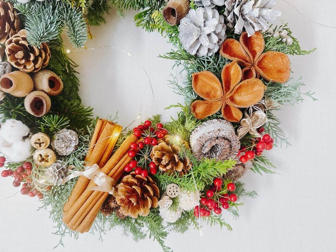 ホラン千秋さんのインスタグラム写真 - (ホラン千秋Instagram)「_ It’s that time of year!🎄🤍」12月7日 1時31分 - chiakihoran_official