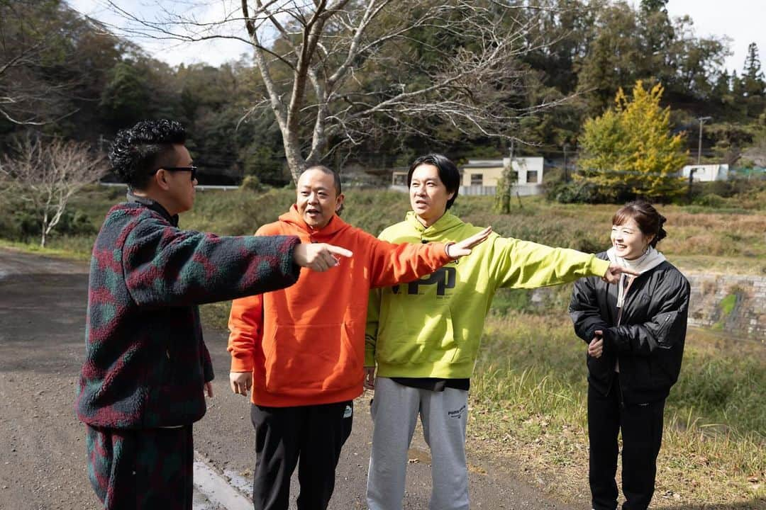 日本テレビ「満天☆青空レストラン」さんのインスタグラム写真 - (日本テレビ「満天☆青空レストラン」Instagram)「⭐️  今週の青空レストランは 大分県竹田市から「サフラン」をご紹介します🪻  1輪のお花から、ごく僅かしかとれない 超希少なサフラン🌸 その驚きの栽培方法とは⁉️  ゲストは水卜麻美アナウンサーと 今年のキングオブコント王者のサルゴリラさんです👑✨  実はロケ前に空港で サルゴリラの児玉さんに あるハプニングが、、、⚠️  大輔さんと水卜アナ大爆笑です😂  さすが王者！！ 持ってます💪🤣  放送をお楽しみに🍑  #満天青空レストラン #青空レストラン #青空 #青レス #満天 #宮川大輔 #大ちゃん #うまい　#レシピ #日テレ #日本テレビ #大分県　#竹田市 #ロケ　#サフラン　 #水卜麻美　#サルゴリラ　 #赤羽健壱　#児玉智洋 #サッポロ　#サッポロで乾杯」12月7日 1時38分 - aozora_official