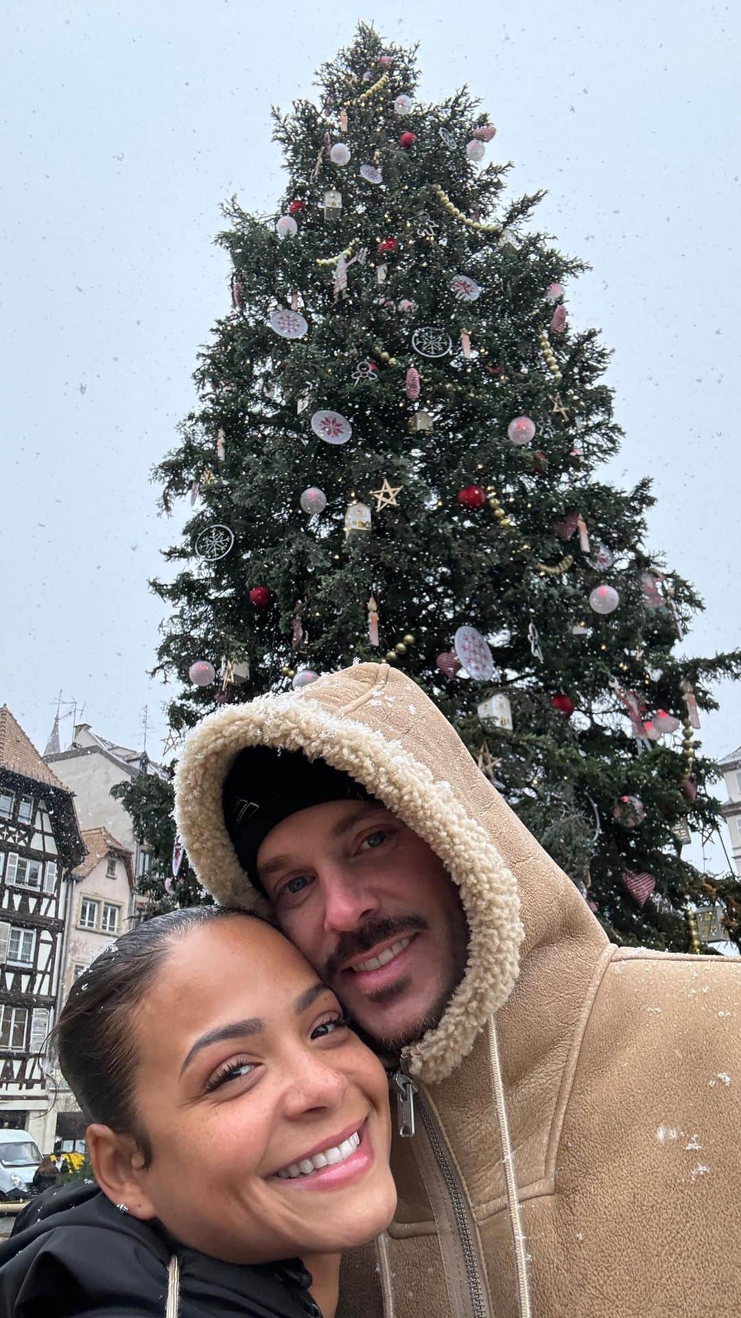 クリスティーナ・ミリアンのインスタグラム：「🎄from A.M. to P.M.」