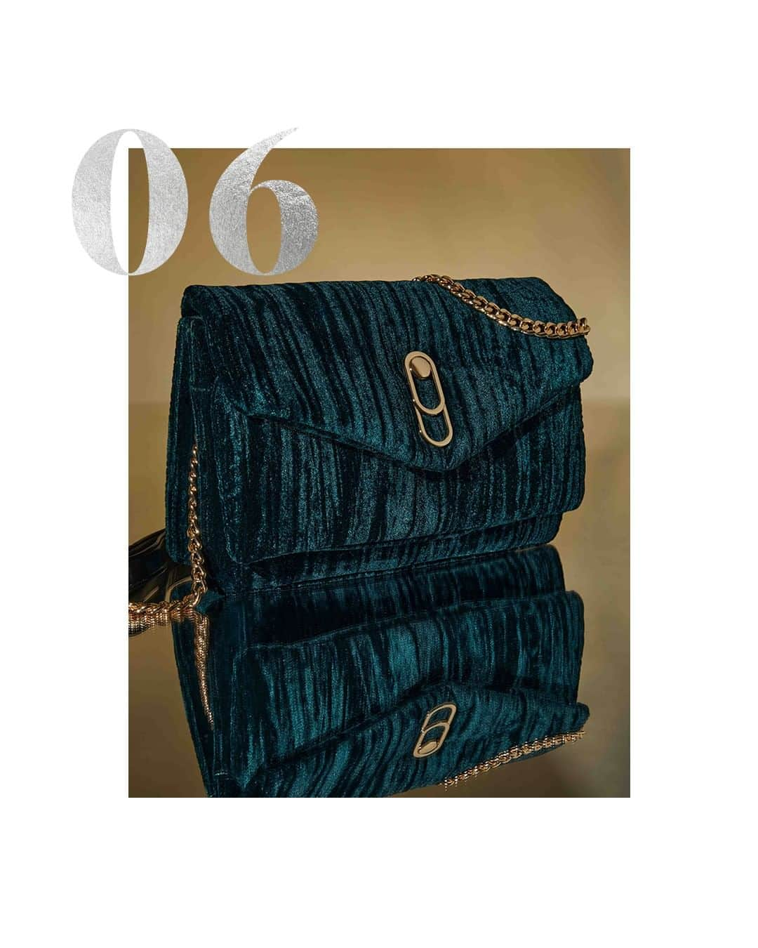 のインスタグラム：「CONCOURS n°6 🎁  Ce sac vert en velours est un de nos coups de coeur. Elegant et moderne, il est parfait pour accompagner vos tenues de fêtes mais également vos looks du quotidien. Très rapidement victime de son succès en ligne, on a décidé de vous l'offrir aujourd'hui.   Pour participer :  💚 Abonnez-vous à notre comptes Instagram @morgandetoiofficiel 💚 Likez la publication et invitez 2 ami(e)s  à participer en commentaire 💚 Bonus : Partagez la publication en story en nous identifiant  Bonne chance 🍀  #MorganDeToi #Concours #JeuConcours #CalendrierDeLAvent #Gift #Noel  *Fin du concours et tirage au sort le 8 Décembre  ** Le ou la gagnant(e) sera contacté(e) par message privé par notre compte officiel certifié」