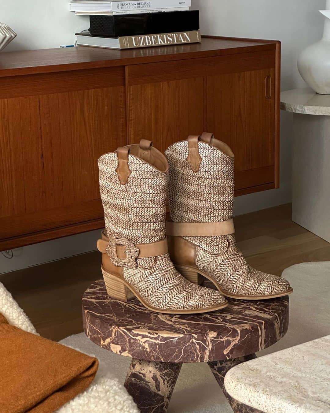ドルチェヴィータのインスタグラム：「Nothing says luxury like these new Italian styles」