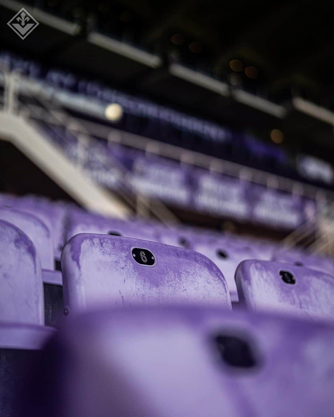 ACFフィオレンティーナのインスタグラム：「Coppa Italia Night💜⚜️  📍Stadio Artemio Franchi 🔜 Fiorentina-Parma  #forzaviola #fiorentina #fiorentinaparma #coppaitaliafrecciarossa」