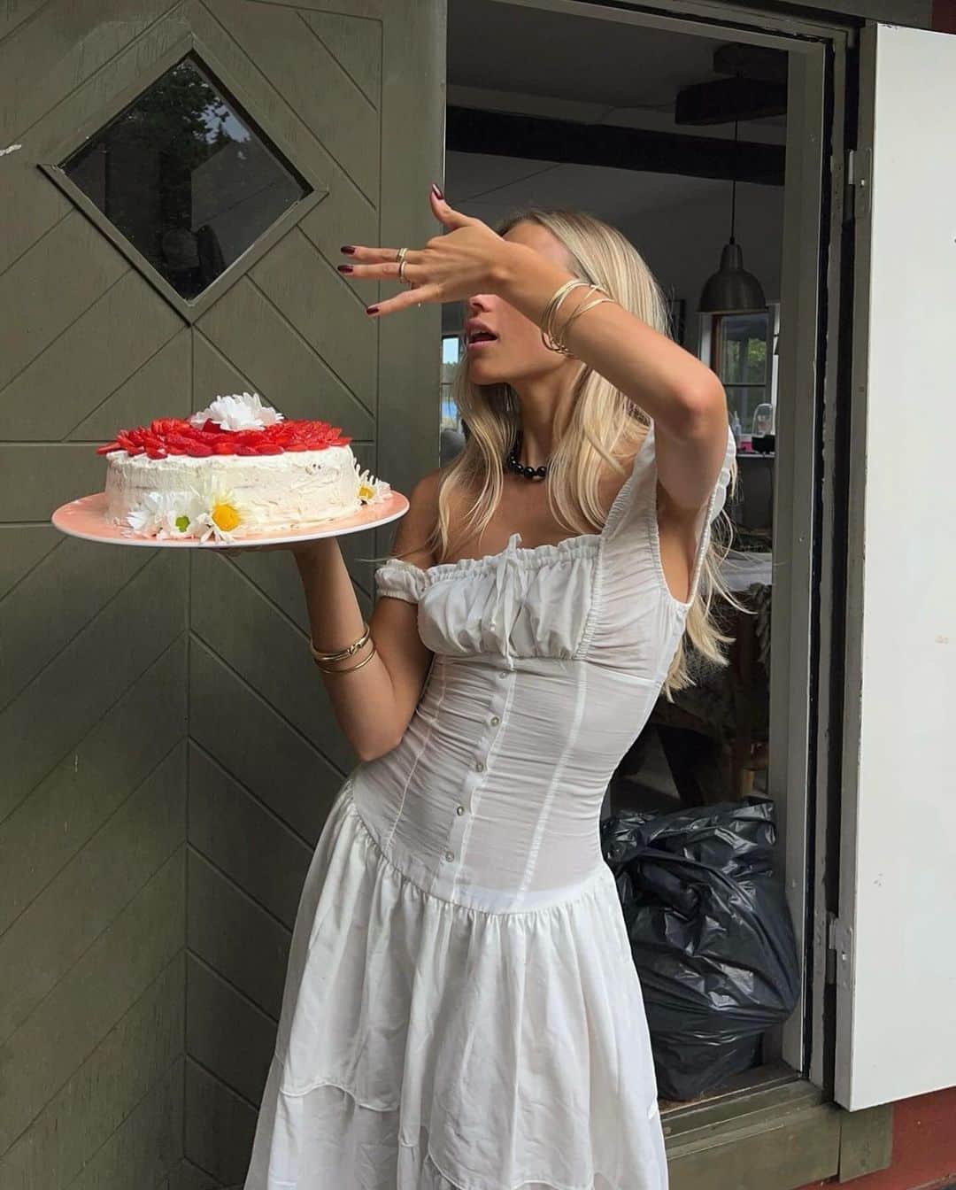FRANKIES BIKINISのインスタグラム：「holiday treats 🍓」