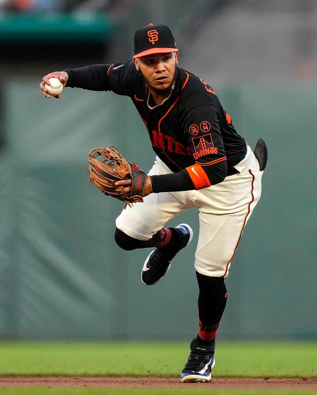 サンフランシスコ・ジャイアンツのインスタグラム：「+20 Outs Above Average…the BEST in Major League Baseball at second base 🫨」