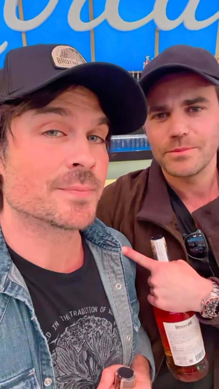 イアン・サマーホルダーのインスタグラム：「Mark your calendars!  @iansomerhalder and @paulwesley will be making a special appearance in Vegas and pouring shots of @brothersbondbourbon ! 🥃  Where: Circa Bar at @circalasvegas on Fremont Street  When: Thursday, Dec. 14th from 5pm – 6:30pm  *Must be 21+    Come say hi to the guys and prepare your palates for the refined nuances of #BrothersBondBourbon.」