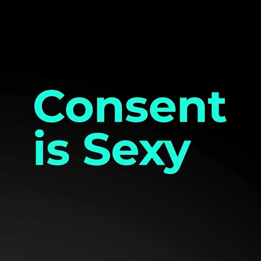 サラ・ラブのインスタグラム：「Talking about consent can have EARTH-SHAKING rewards. Just ask our newest Adult Time Ambassador @LeanaLovings 😏⁠ ⁠ CONSENT IS SEXY!」