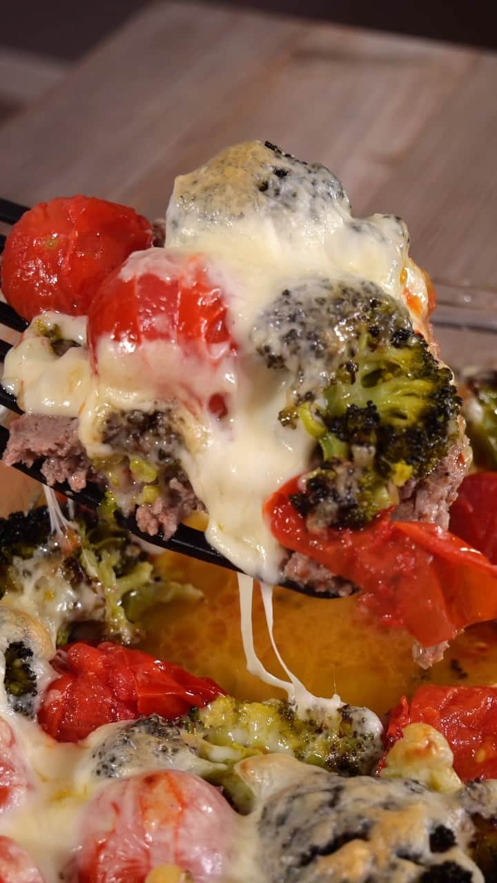 ケンティー健人のインスタグラム：「I love tomato broccoli 🍅🥦 #food」