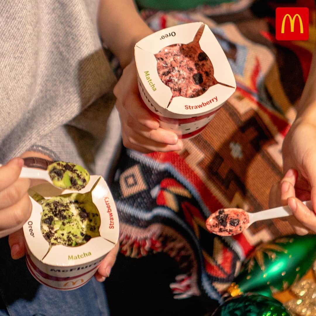 McDonald's Philippinesのインスタグラム：「trade? jk! Lovin' my Holiday McFlurry! 😍 #McFlurrysToLove  Order a Matcha OREO McFlurry and Strawberry OREO McFlurry via McDelivery!」