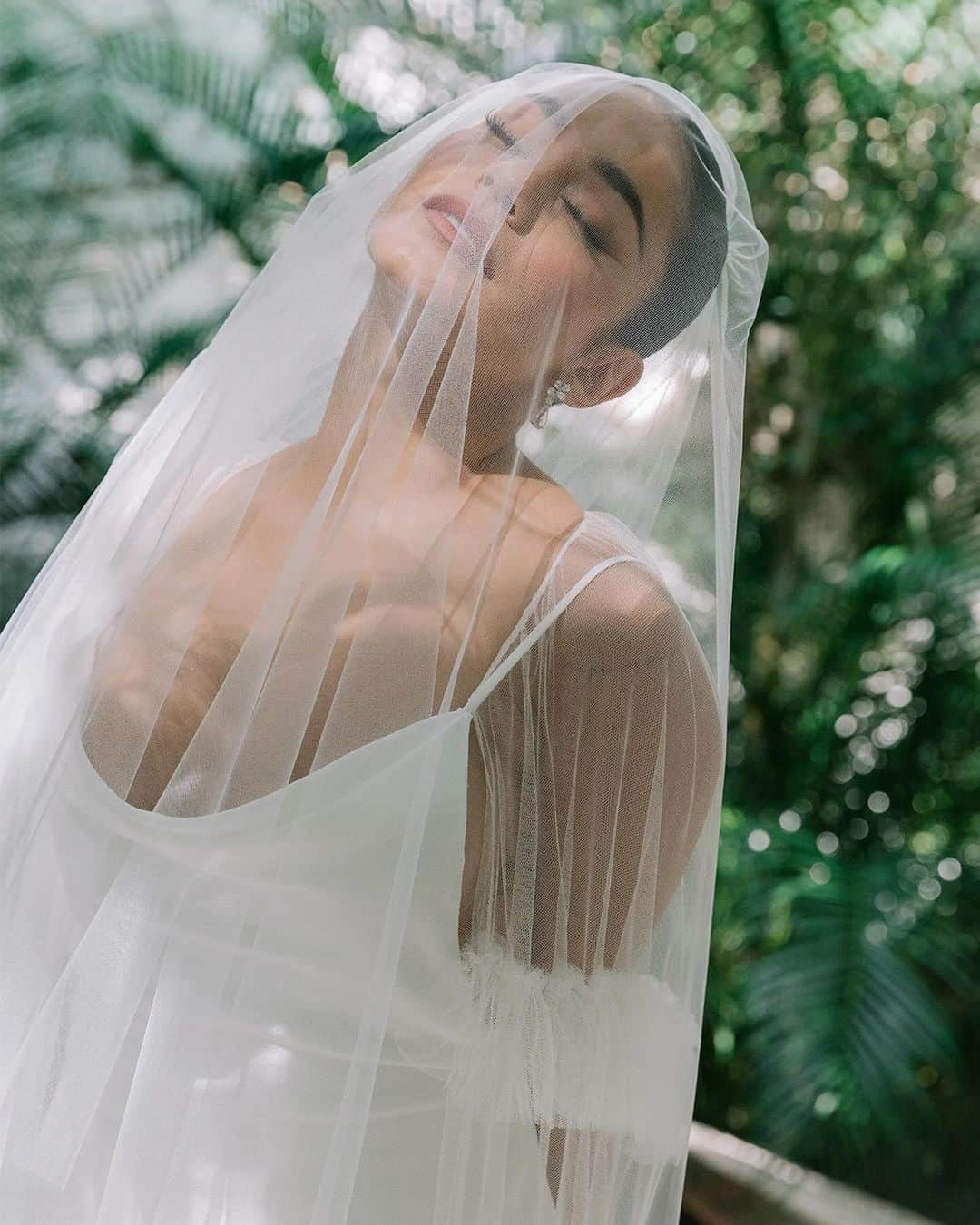 British Vogueさんのインスタグラム写真 - (British VogueInstagram)「#VanessaHudgens has found her Troy Bolton! Over the weekend, Hudgens married professional baseball player #ColeTucker in the heart of the jungle in Tulum, Mexico, wearing a tulle @VeraWangBride gown. “I knew I’d never been to a wedding that I’ve wanted my own wedding to be like, so I had to think out of the box,” Vanessa told Vogue. Step inside the ceremony at the link in bio.  Photographed by @_CitizenOfEarth.」12月7日 5時27分 - britishvogue