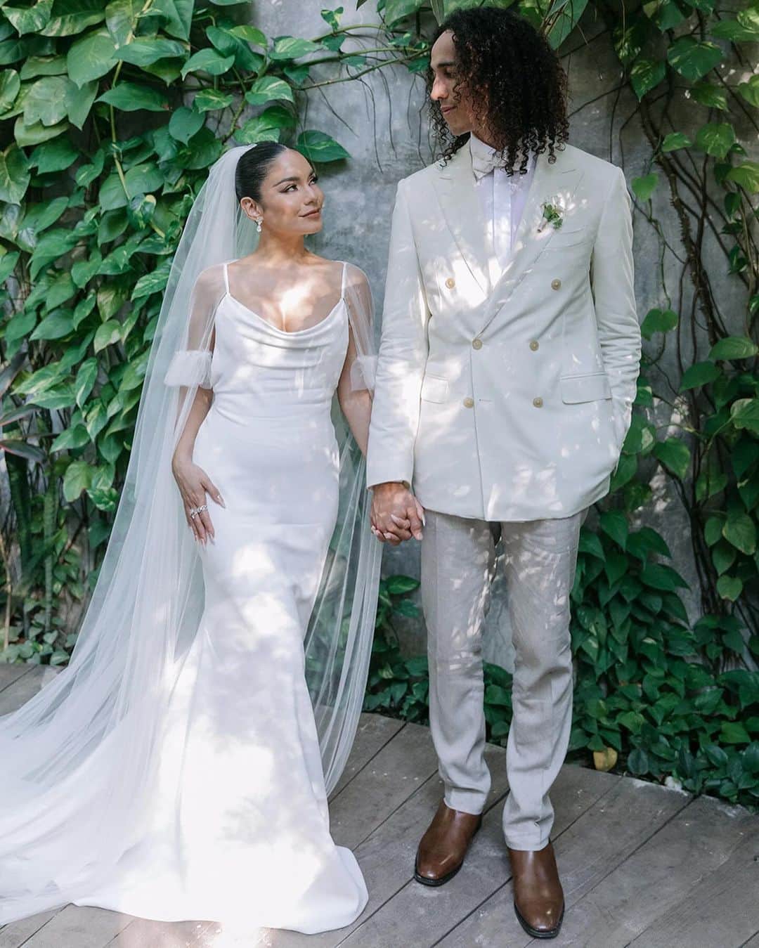 British Vogueのインスタグラム：「#VanessaHudgens has found her Troy Bolton! Over the weekend, Hudgens married professional baseball player #ColeTucker in the heart of the jungle in Tulum, Mexico, wearing a tulle @VeraWangBride gown. “I knew I’d never been to a wedding that I’ve wanted my own wedding to be like, so I had to think out of the box,” Vanessa told Vogue. Step inside the ceremony at the link in bio.  Photographed by @_CitizenOfEarth.」