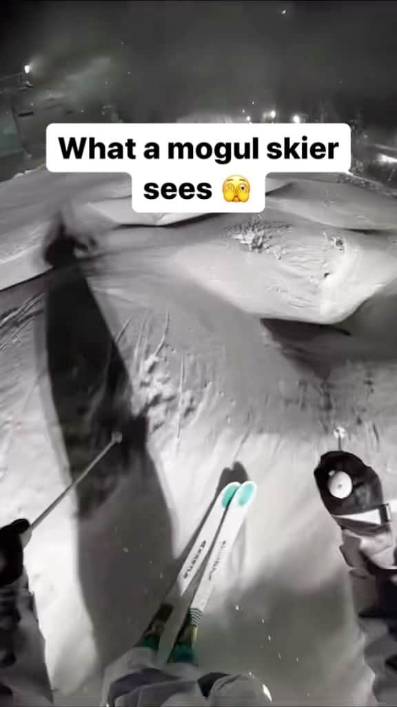 オリンピックのインスタグラム：「What a mogul skier sees 🫣  📹: @rasmusstegfeldt」