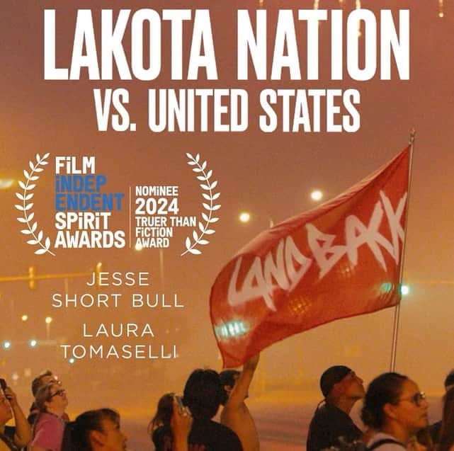 マリサ・トメイのインスタグラム：「Congratulations to Directors jessshortbull & @tomaselli for their @filmindependent #spiritawards nomination in the Truer Than Fiction category!  jessshortbull @tomaselli @lakotanationfilm @filmindependent @ifcfilms」