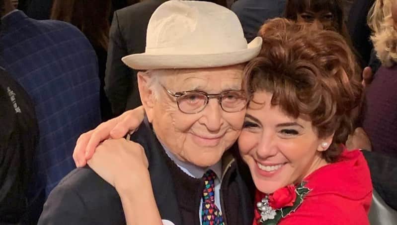 マリサ・トメイさんのインスタグラム写真 - (マリサ・トメイInstagram)「Lear,   My heart aches , as we lost one of the greatest of all time .   Oh Norman . An honor , a learning , a joy , a blessing , to be able to be in the creative space with you . The love and support and acumen in the creative way was unlike what I had known before . I thank the heavens that our  destiny to work  together was fullfilled . You stood for freedom in every form , and It was so much a part of you that you naturally bestowed that on us in the creative process .  Oh how you made me laugh .  You changed all our hearts and minds for the better .  I will forever have a crush on you .  I will miss you dearly .」12月7日 6時13分 - marisatomei