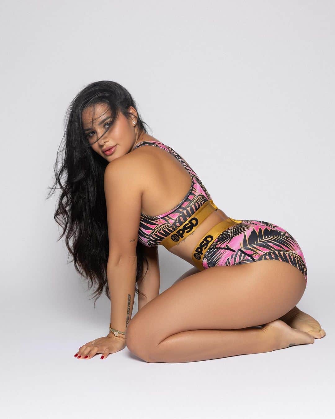 Katya Elise Henryのインスタグラム：「Shop my first drop with @psdunderwear… The Katya Collection 🌴 link in stories 💋」