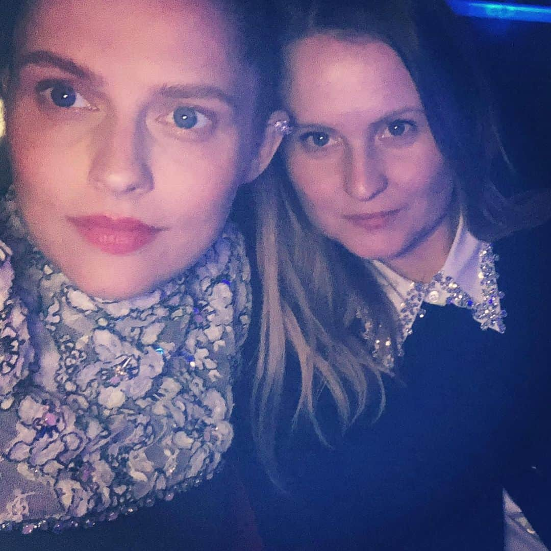 テリーサ・パーマーさんのインスタグラム写真 - (テリーサ・パーマーInstagram)「I gotta tell you about this glorious girl in these photos, my bestie/sister @annabelleharron, it’s her birthday today (in 🇦🇺) so we met back in high school in Adelaide and she was just SO cool; kind, grounded, quiet, calm energy (literally my opposite 😂) incredibly academic, artistic and a very deep thinker. I thought she was marvelous and sooo fashionable, one of those you just wake up cool gals. Anyway we quickly became besties, our mums became close and we shared our life together doing all the fun and crazy things teenage girls do.   When I moved to America on my own in 2007 we really missed each other and I yearned for home and a “normal” life. She came to visit me in 2008 and she literally NEVER WENT HOME hahaha! We plotted up all the ways she could stay and we managed to get her a work visa based on the work she’d been doing in the fashion industry back home in Oz. We found a house together and she started assisting Christina Ehrlick with styling. I have never ever seen anyone work so hard ever (and still haven’t!) I really didn’t see much of her as she worked round the clock seeing her dream through. She eventually took the leap to branch off on her own and since then has been travelling the globe styling some of the biggest names in the world (including @oprah!!?)  Needless to say I’m SO proud of her 😭😭 she’s been through so much in her lifetime and she continues to flow through it all with such grace and groundedness. Mostly I’m proud of who she is, a kind hearted, walking poet of esoteric thought and remarkable soulful insights. She always finds perspective, her mind is next level, her heart is so full of love for everyone and to be her best friend is the greatest gift. Also she hates attention so I’m sure she’s probably mortified about my public outpouring of love 😂 but Bellie you deserve to be celebrated. I’m thinking of you today and always!!! #happybirthday」12月7日 6時32分 - teresapalmer