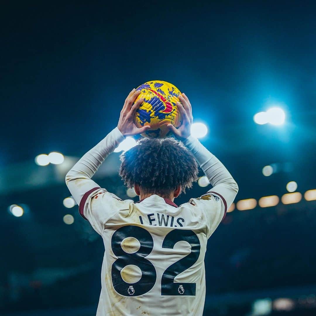 マンチェスター・シティFCのインスタグラム：「#️⃣8️⃣2️⃣ 💫」