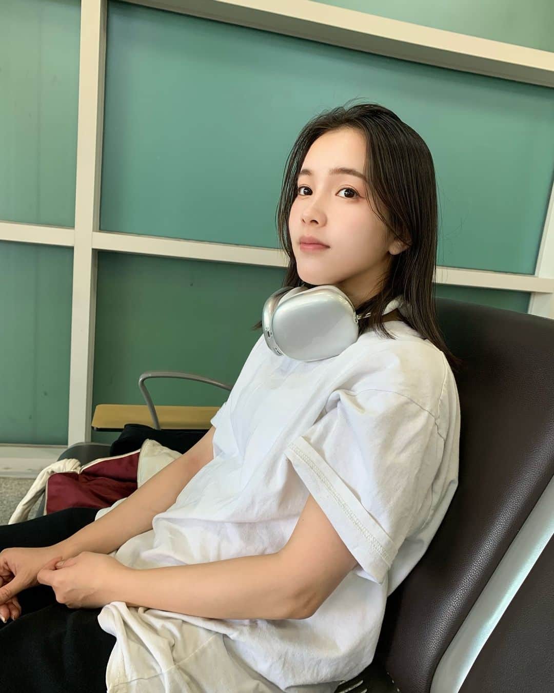 Lilmeのインスタグラム：「今日も新しい一日が始まりました！  新しい空気をお腹いっぱい吸い込んで、 いらない空気と感情は思いっきり吐き出す〜  さぁ〜て、今日もいっちょやりますか！！」