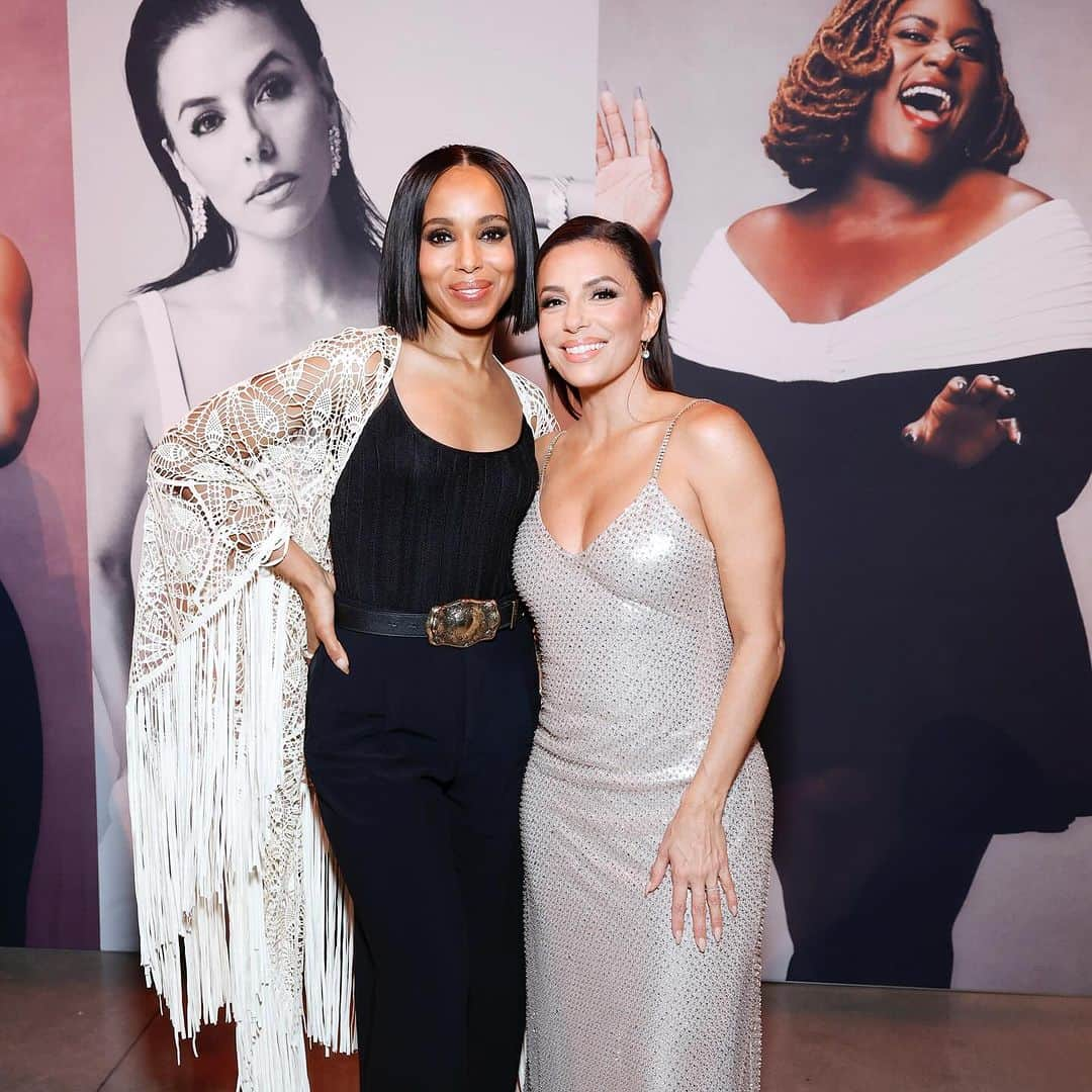 ケリー・ワシントンのインスタグラム：「A night celebrating fabulously excELLEent women in Hollywood. It was an honor to honor you @evalongoria congratulations mi hermana 💖✨ #ELLEWIH」