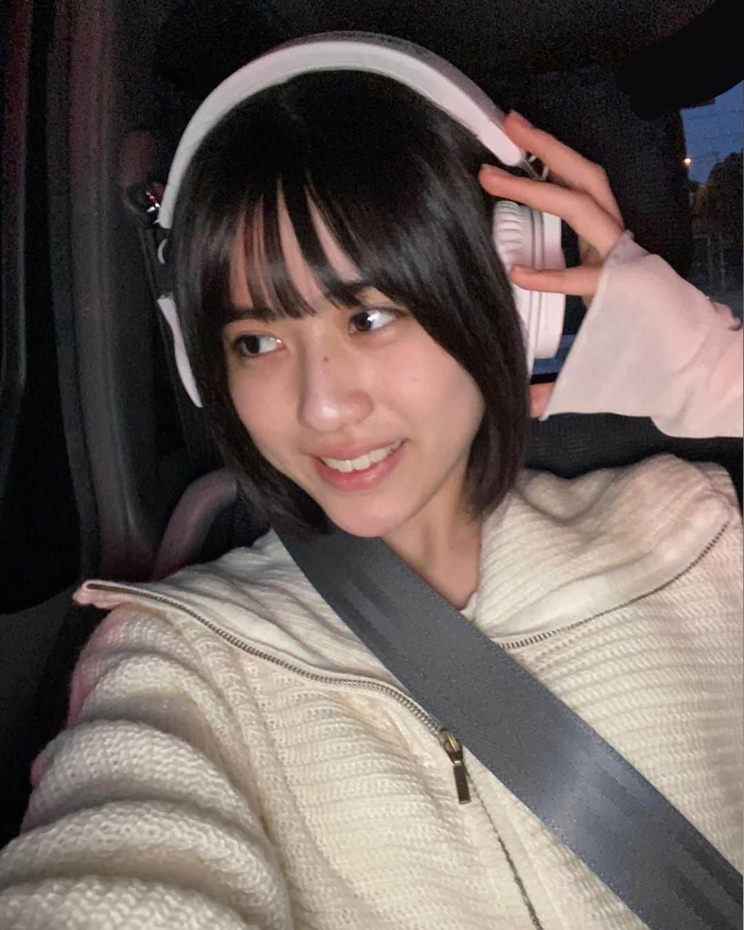 冨波心さんのインスタグラム写真 - (冨波心Instagram)「・  🎧🎧  最後の方はいつもと違う感じの 表情です☆  #冨波心 #スターダストプロモーション #高校生 #高校1年生 #女子高校生 #jk #jk1 #fjk #07 #16 #16yrs #kokoro #kokorotoba #japan #japanesegirl」12月7日 17時00分 - kokoro_toba_official