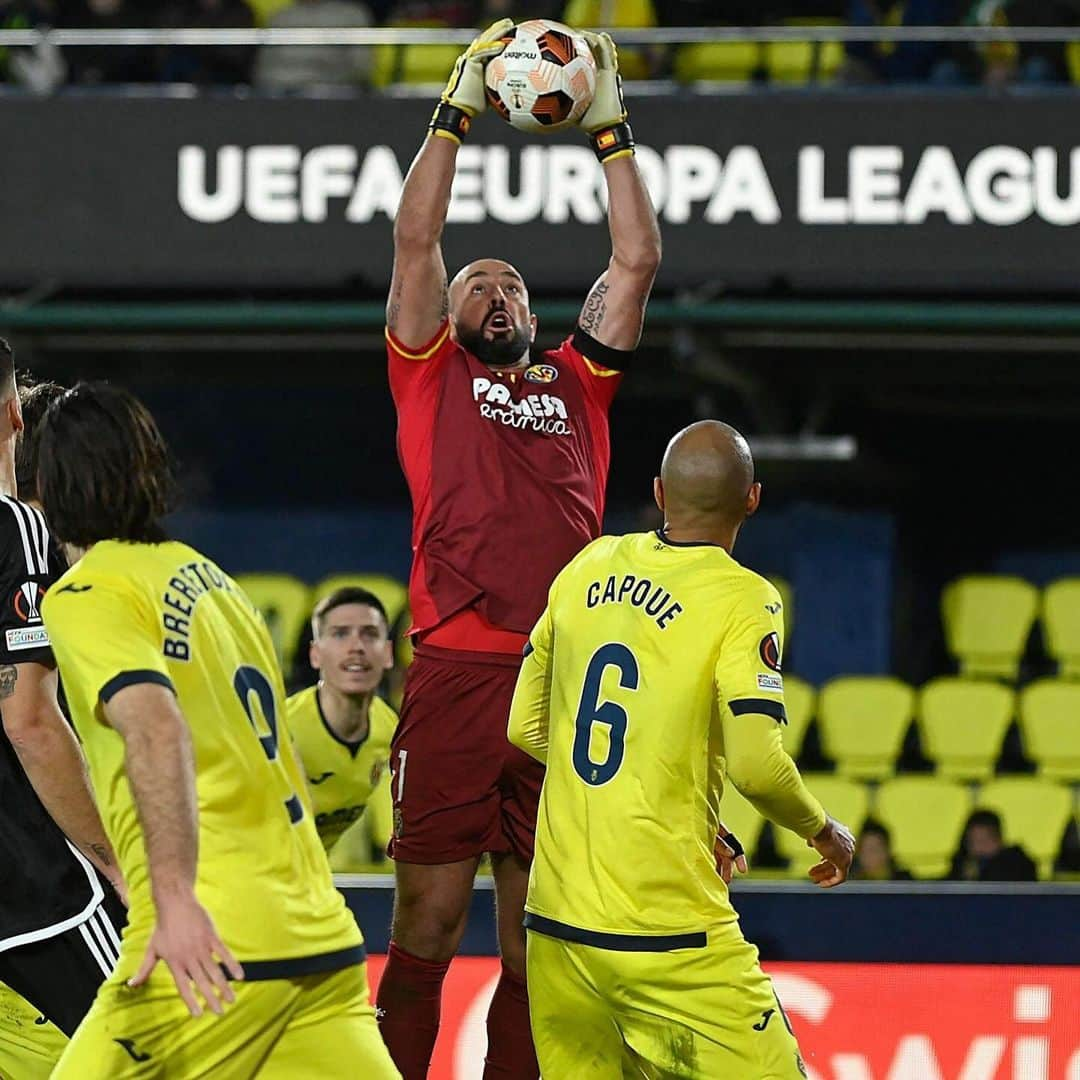 ホセ・マヌエル・レイナのインスタグラム：「Nos faltó acierto para llevarnos los tres puntos. El próximo partido de @europaleague solo vale ganar y vamos a trabajar con ese objetivo 👊🏼 Ahora, a pensar en el sábado 💪🏼🟡🔝 #Endavant #UEL」