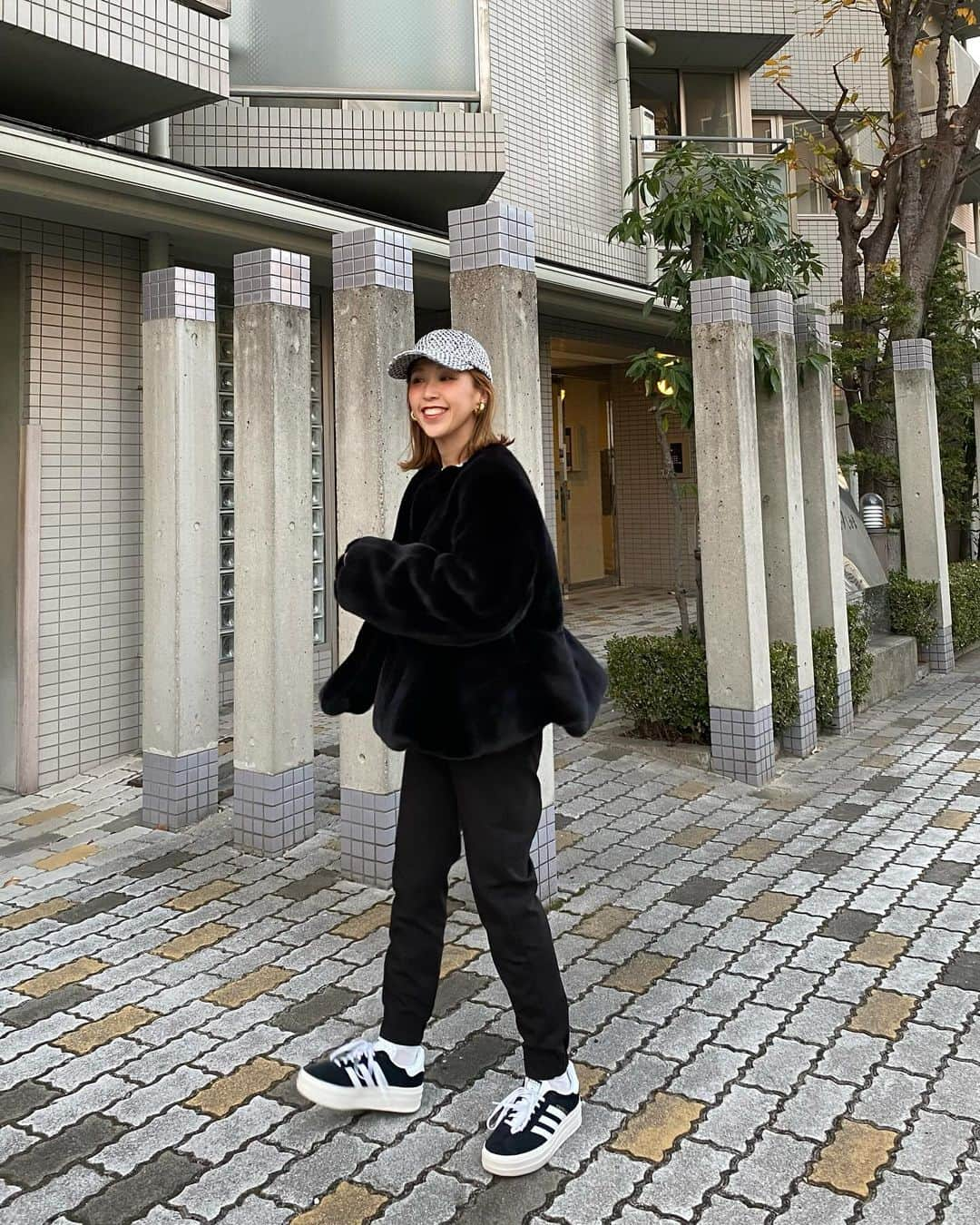 k.eee.iさんのインスタグラム写真 - (k.eee.iInstagram)「jogger pantsとも🫰」12月7日 18時16分 - k.eee.i