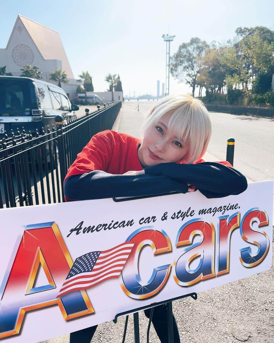 塚田綾佳のインスタグラム：「12/10(日)🚗³₃ A-DAY🚗 ★ 山中湖 わかさぎ屋 隣接駐車場  いきまーす！⛄️  直火じゃなければ焚き火ok🔥 BBQも カセットコンロでコーヒーもok❣️  見学の方は入場無料です！ ※近くの駐車場にとめてください🚗  ツーショットチェキは サイン付き1500円です💓  ----------♡---------- A-cars @acarsmagazine  alphaindustries @alpha_industries_japan  ROUTE @route.officia1  ー #Acars #Acarsギャル #マガジンボックス #alpha_industries_japan #alpha_industries #ROUTE #アメ車 #グラビア #雑誌 #アヤカップ #金髪ショート #あやぽん #塚田綾佳」