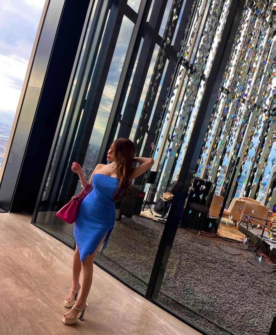 ゆきぴのインスタグラム：「＿＿＿＿ このドレス凄いすき👗🪭 💕 𝐶𝑂𝑁𝑅𝐴𝐷も、好きな場所 🪽」