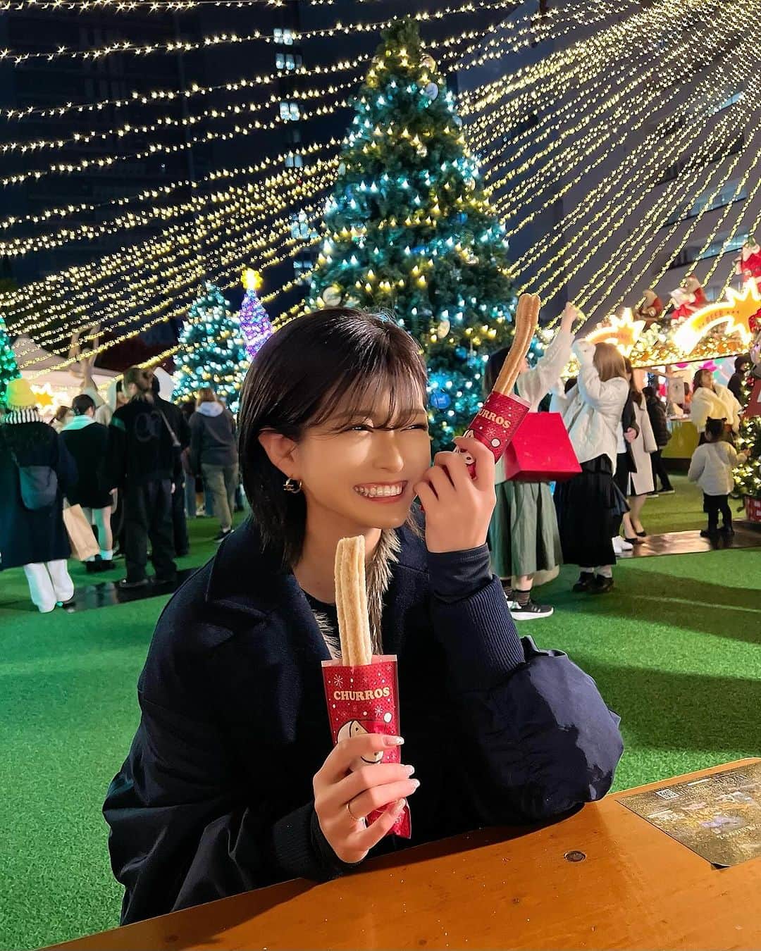 FukamizuYukina のインスタグラム：「_ 𝘾𝙝𝙧𝙞𝙨𝙩𝙢𝙖𝙨 𝙈𝙖𝙧𝙠𝙚𝙩🎄☕️🍿 プーさんの大きい焼きマシュマロ 作る時ふつうに火傷した🧸笑 #福岡 #天神 #クリスマスマーケット」