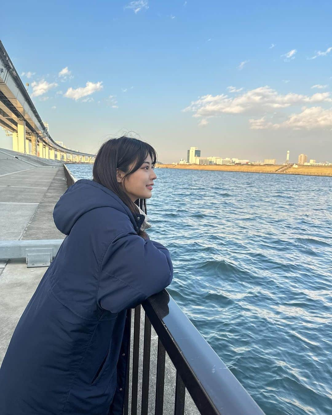 蒼木るいのインスタグラム：「今日は撮影でした🎥📸  景色がめっちゃ綺麗だった🌇🌊」