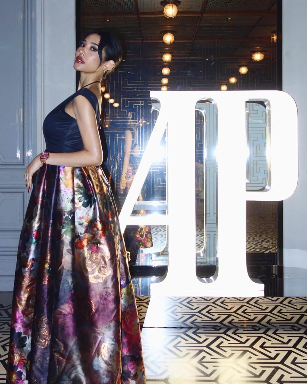 ヴァネッサみどりさんのインスタグラム写真 - (ヴァネッサみどりInstagram)「Magical Christmas Celebration with @audemarspiguet .. 🎄✨✨ Felt like I Stepped into the fairytale world .. ✨What an experience.. Thank you my AP family 🥹  APのご招待でまた香港へ、夢のようなクリスマスパーティーに參加させていただきました。。おとぎ話に迷い込んだような世界観、 何もかもが美しくて、ため息。✨」12月7日 17時32分 - midoritakechi