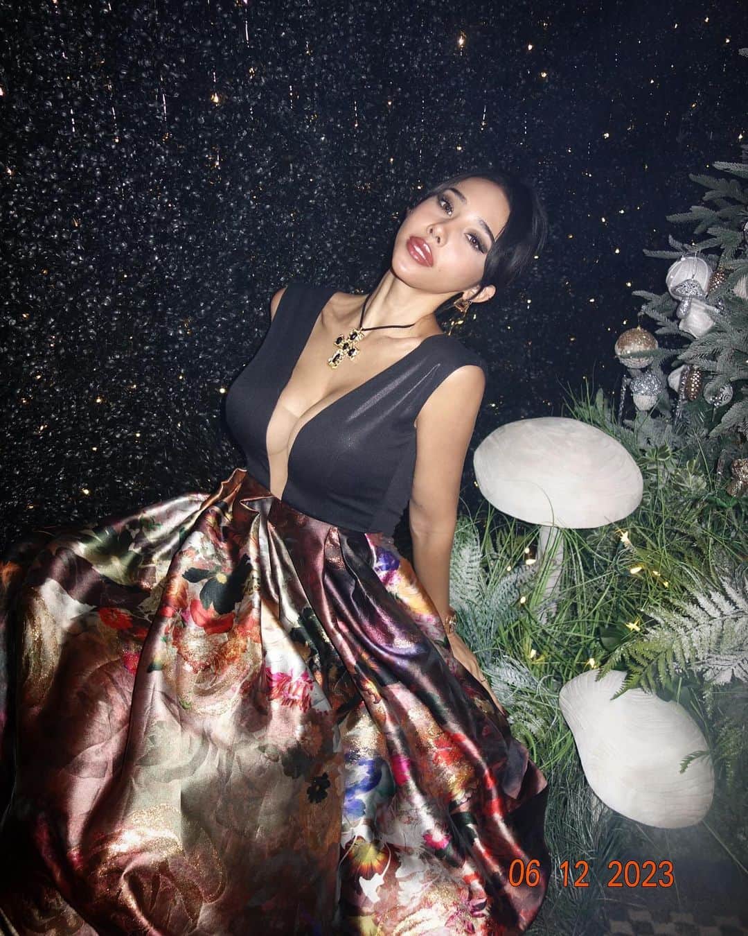 ヴァネッサみどりさんのインスタグラム写真 - (ヴァネッサみどりInstagram)「Magical Christmas Celebration with @audemarspiguet .. 🎄✨✨ Felt like I Stepped into the fairytale world .. ✨What an experience.. Thank you my AP family 🥹  APのご招待でまた香港へ、夢のようなクリスマスパーティーに參加させていただきました。。おとぎ話に迷い込んだような世界観、 何もかもが美しくて、ため息。✨」12月7日 17時32分 - midoritakechi