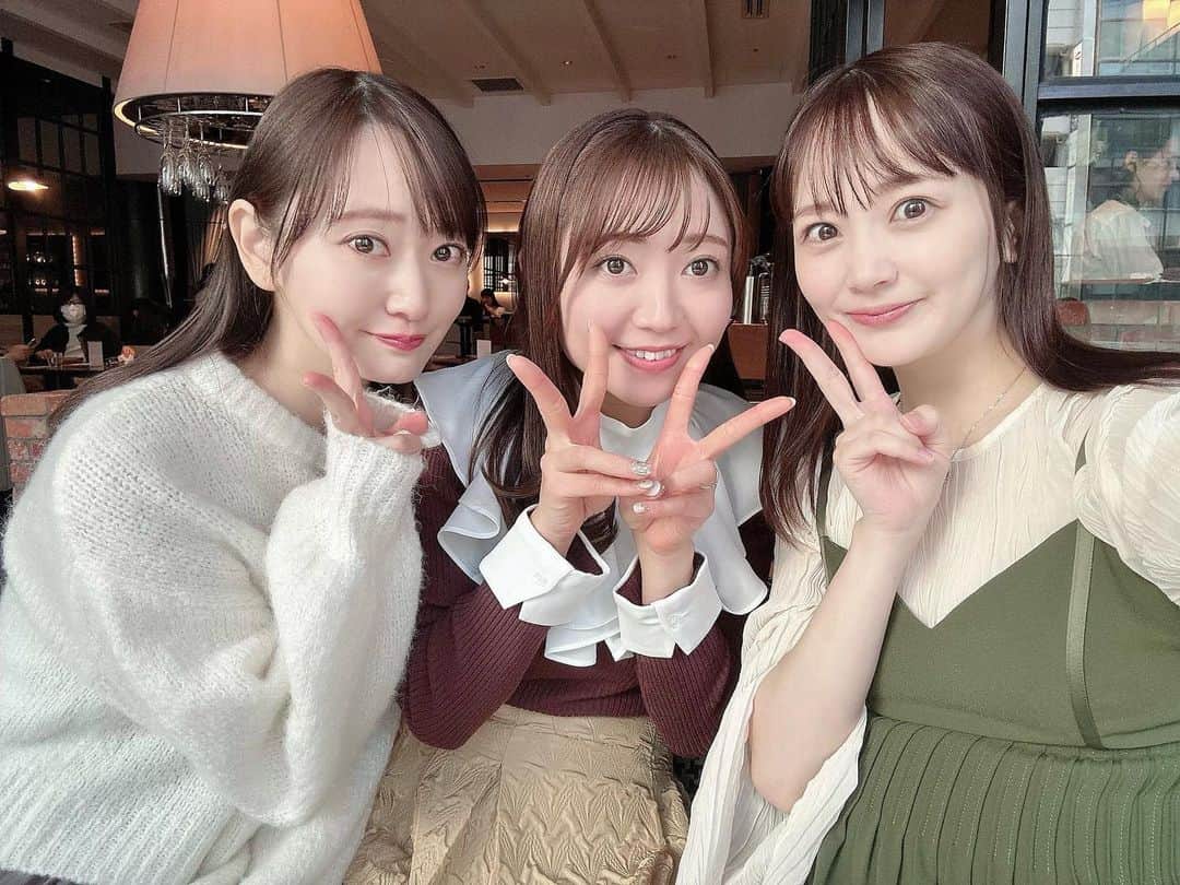 浜田翔子のインスタグラム：「なたり〜ちゃんと妹とフレンチトースト食べた〜♡ ここの大好き。。 あっという間のランチでした☕️✨  #mercerbrunch  #マーサーブランチ銀座  #mercerbrunchginzaterrace」