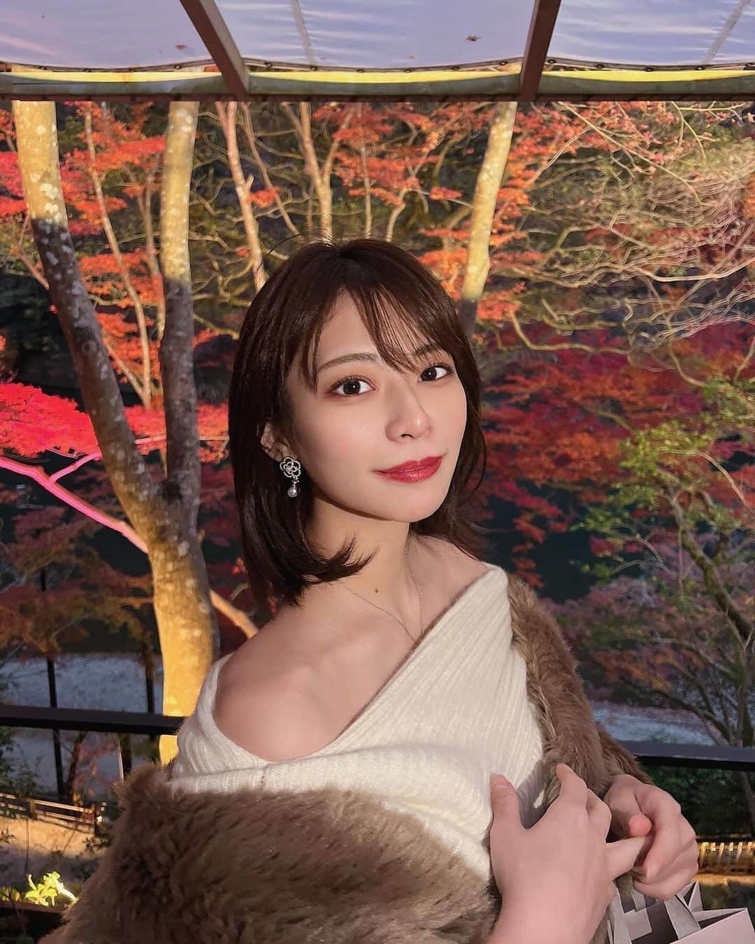 美女美容事情さんのインスタグラム写真 - (美女美容事情Instagram)「《秋の京都で🧡🍁🏯》 *⁠ リポストを使って素敵な美女の投稿を紹介させて頂く【ビジョビ💄美女美容事情💅】のコーナーです✨ *⁠ 今回ご紹介させて頂きますのは!!👀❤︎⁠⠀ 葵くみさん< @___gumisuki >の素敵なお写真📸 *⁠⠀⁠⠀⁠⠀⁠⠀ 京都の美しい紅葉を堪能する美女❤️🤎 落ち着いた雰囲気で可愛すぎます😍 *⠀⁠⠀⁠⠀⁠⠀⁠⠀ 葵くみさん< @___gumisuki > ⁠⠀⁠⠀⁠⠀⁠⠀ 素敵な投稿ありがとうございました☺️📸✨ *⠀⁠⠀⁠⠀⁠⠀⁠⠀ 葵くみさんのアカウントには他にも素晴らしい投稿が沢山ありますので是非覗いてみてくださいね💁‍♀️💙⁠⠀⁠⠀⁠⠀⁠⠀ *⠀⁠⠀⁠⠀⁠⠀⁠⠀ △▼△▼△▼△▼△▼△▼△▼△▼△▼ ⁠⠀⁠⠀⁠⠀ ❤🧡💛「美女美容事情」💚💙💜⠀⠀⠀⠀⠀⠀⠀⠀⠀⠀⠀⠀⠀⠀⁠⠀⁠⠀⁠⠀⁠⠀⁠⠀ 👇掲載ご希望の方は👇⠀⠀⠀⠀⠀⠀⠀⠀⠀⠀⠀⠀⠀⠀⠀⁠⠀⁠⠀⁠⠀⁠⠀⁠⠀ @b_b_j.jタグ付けと🖤 #ビジョビ ⁠⠀ 🖤タグ付けお願いします✨⠀⠀⠀⠀⠀⠀⠀⠀⠀⠀⠀⠀⠀⠀⠀⁠⠀⁠⠀⁠⠀⁠⠀⁠⠀ △▼△▼△▼△▼△▼△▼△▼△▼△▼ ⁠⠀⁠ #祐斎亭#京都#京都旅行#京都観光#kyoto#kyotojapan#kyototrip」12月7日 18時06分 - b_b_j.j