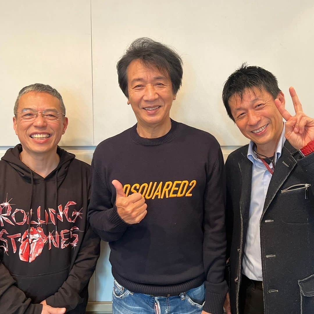 前川清のインスタグラム：「新曲発売まであと１週間🔥 前川さんは、 ラジオ出演📻が続いております！  「ドッキリ!ハッキリ!三代澤康司」 三代澤 康司さん 山田 雅人さんとパチリ📸 三代澤さん、山田さんありがとうございました！  皆さんもどうぞ応援よろしくお願いします✨  #前川清 #三代澤康司 さん #山田雅人 さん #ドッキリはっきり三代澤康司です  #あなただけ #発売まであと1週間  #応援よろしくお願いします」