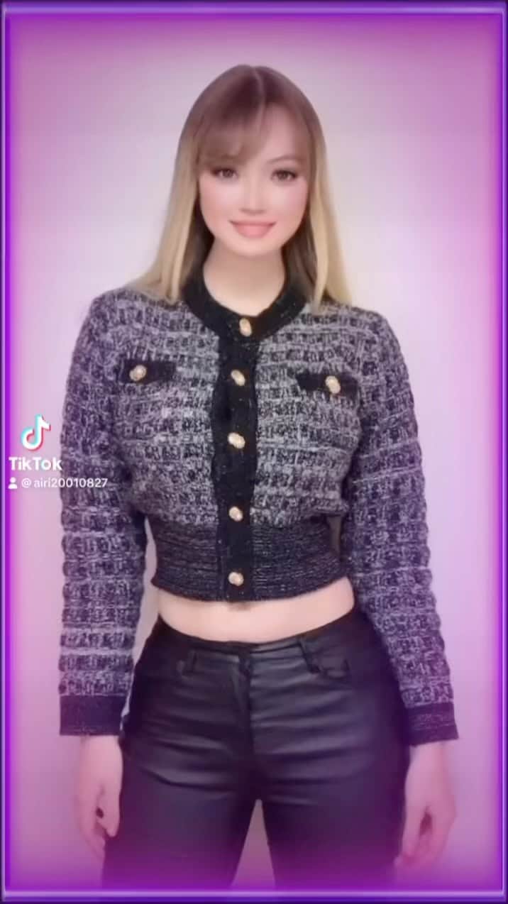 長谷川愛里のインスタグラム：「#tiktok アップしたよ✨ 🌈🎶 今日も素敵な1日になりますように😆  #長谷川愛里」
