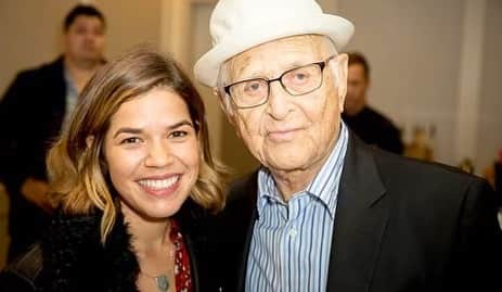 アメリカ・フェレーラのインスタグラム：「Norman Lear made us better. He used television shows to push the culture past its comfort. He compelled us to use our voices as artists and citizens of the world. He’s always been a hero of mine and I’m grateful for his meaningful and extraordinary 101 years on this earth. It is better because of him. Rest in peace good man.」